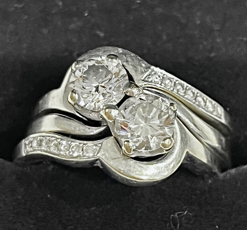 18ct white gold two - gold, two-stone