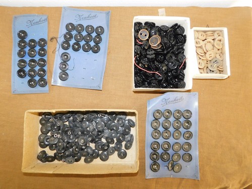 Large lot buttons probably 30s - buttons,