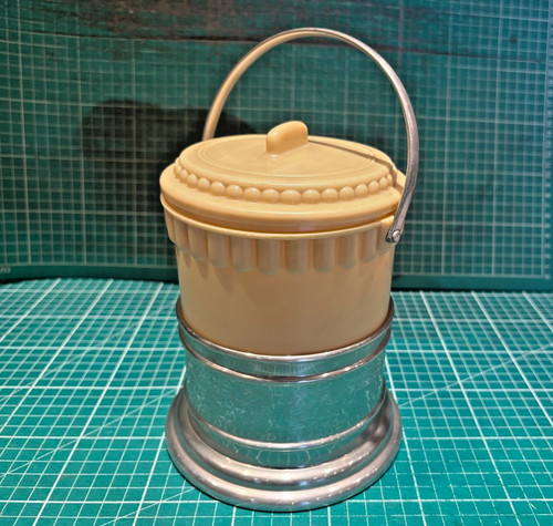 Vintage white bakelite - white,