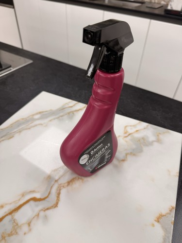 Action kitchen cleaning - q,