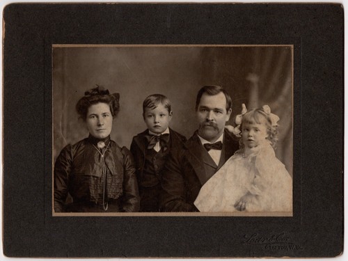 Vintage family photo - ,