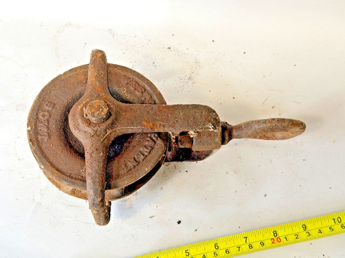 Vintage cast iron ton triple - cast,