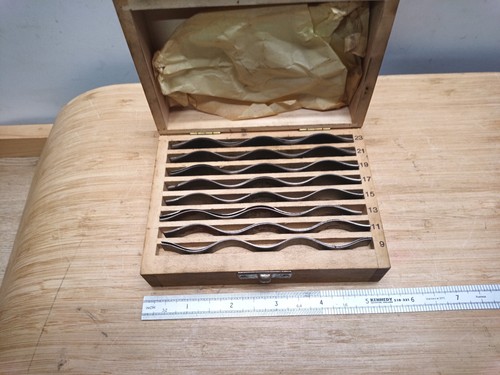 Schleuniger wavy parallels - wavy,