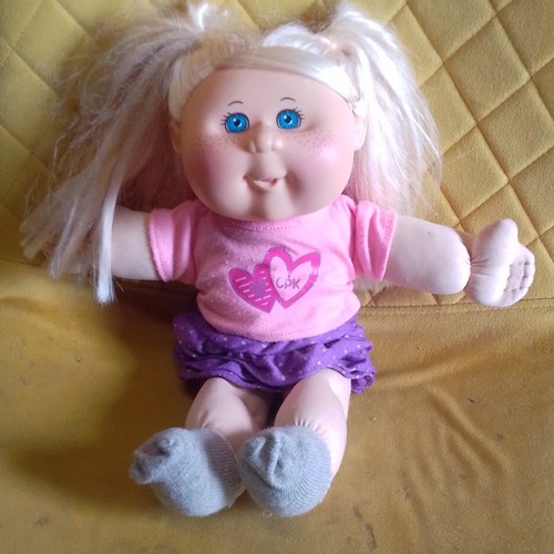 Cabbage patch kids girl play - cabbage,