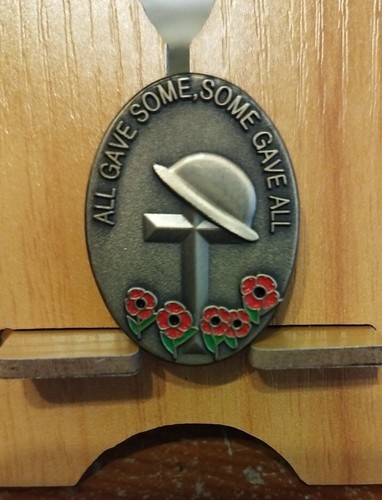 Cross and poppy lapel - lapel, badge