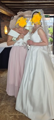 Mother the bride outfit - bride,