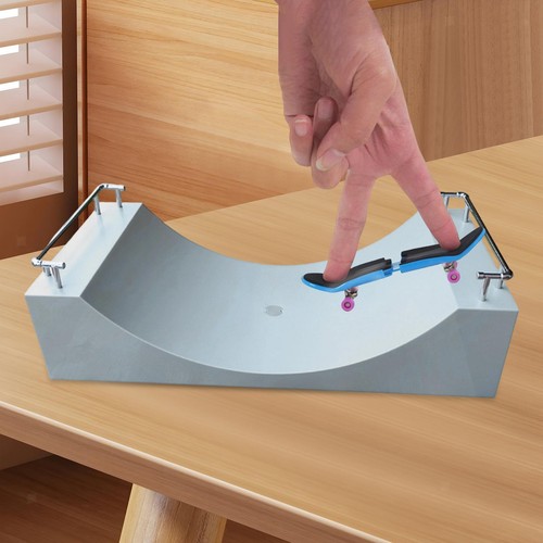 Mini finger skateboard - skateboard, ramp
