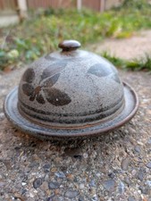 Vtg rustic  earthy glazed covered butter dish in stoneware With Plant Ornaments