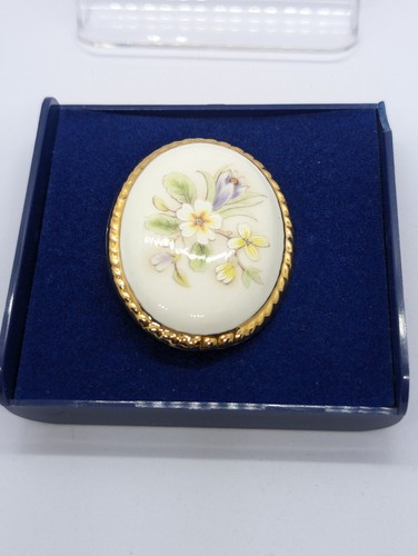 Vintage pastel floral oval - pastel,