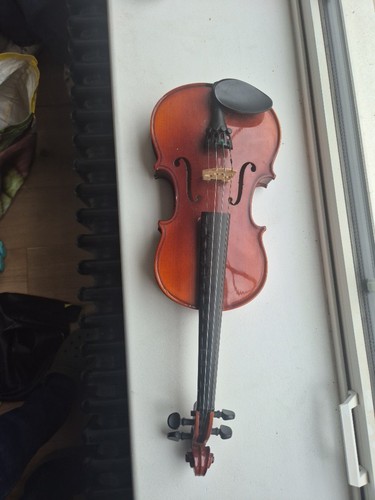 Student size violin no bow - size,