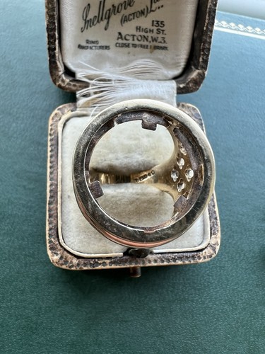 Stunning yellow gold half - gold,
