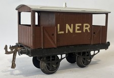HORNBY SERIES O GAUGE LNER GOODS BREAK VAN BROWN ROLLING STOCK MODEL RAILWAY (B)