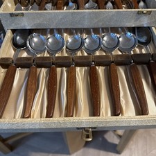 VTG/ CANTEEN OF CUTLERY/WOODEN