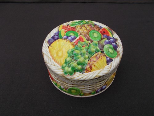 Vintage collectable empty tin - collectable,