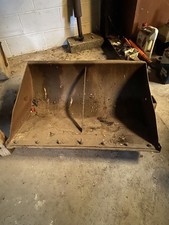 VINTAGE - FORDSON / FORDSON MAJOR  TRACTOR FRONT LOADER BUCKET WITH FITTINGS