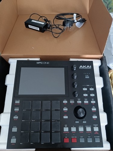Akai mpc one - one, studio