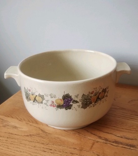 Royal doulton 1976 vintage - royal,