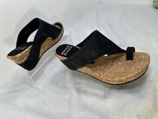 Donald Pliner Women's Gyer Metallic Wedge Sandal Black Size 7