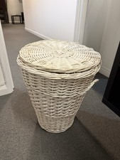 45 X 55 White Round Wicker