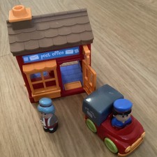 ELC Happyland Post Office Playset with Figures and car 
