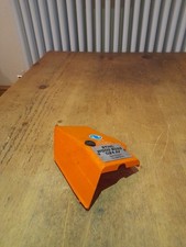 A GENUINE STIHL 024AV CHAINSAW CYLINDER TOP COVER WITH SCREW 1121 084 0900 
