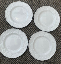 Set of 4  White WEDGWOOD Strawberry & Vine 7" Tea Plates