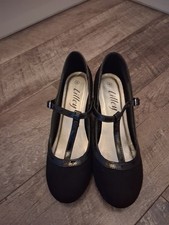 Lilley Size 4 Suede Court