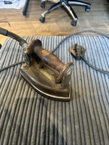 Vintage heavy cast iron - cast,