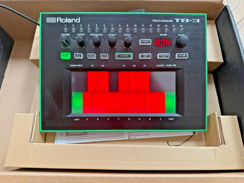 Roland touch bassline - tb-3,