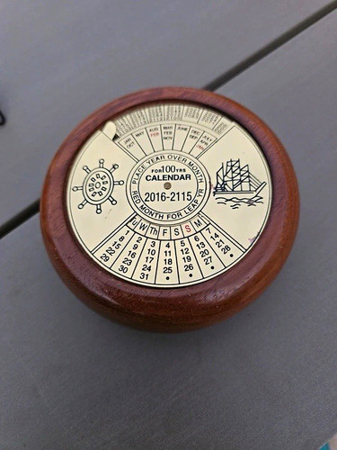 Vintage wooden perpetual - wooden,