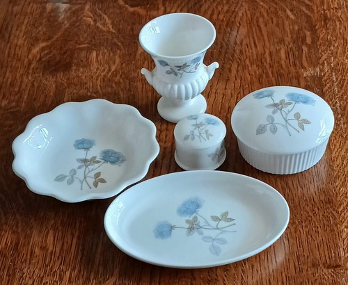 Wedgewood ice rose - rose, of