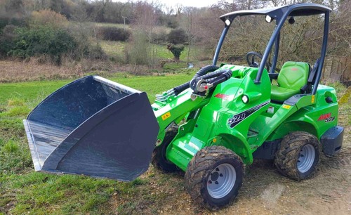 2022 avant 528 loader - 2022,