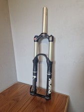 RockShox Lyrik RC2 26” forks with 1.5" steerer. 160mm travel, 20mm thru axle