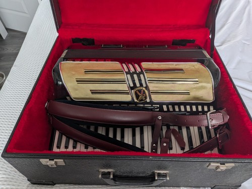 Piano accordion excellent - piano,