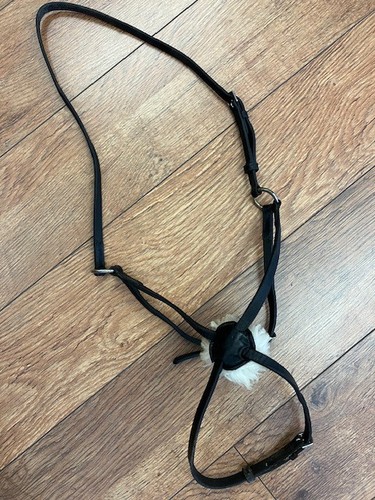Brown leather grackle noseband
