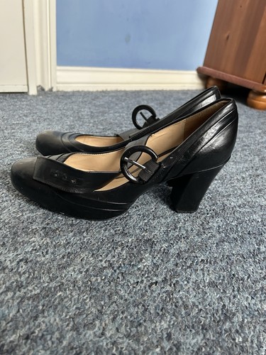 Ladies black leather clarks - black,