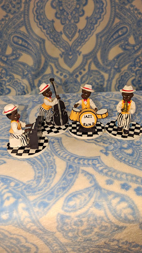 Hand painted resin mini jazz - hand,