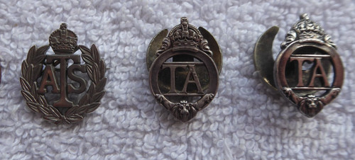Ww2 territorial army lapel - territorial, /