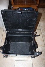 Shakespeare Fishing tackle box with Octoplus legs READ DESC