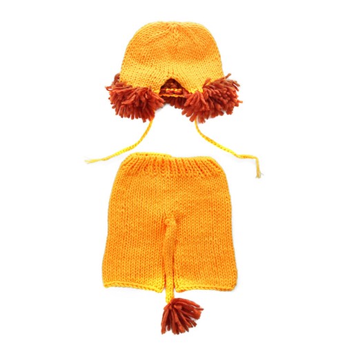Newborn baby photo - props, hat