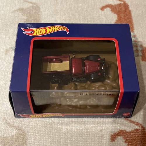 Hot wheels rlc 1952 dodge - hot,