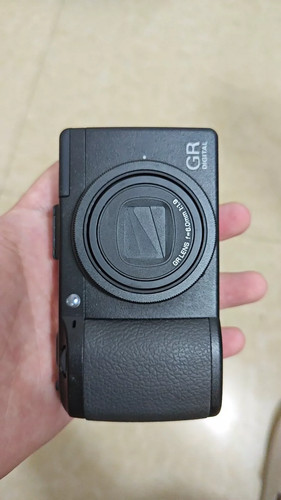 Ricoh digital iii - iii, lens