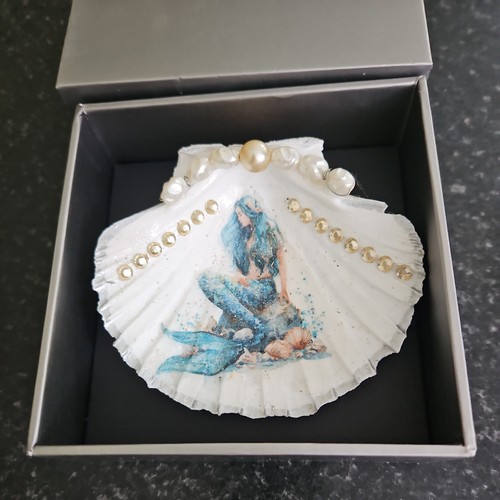 Handmade mermaid scallop - scallop, shell