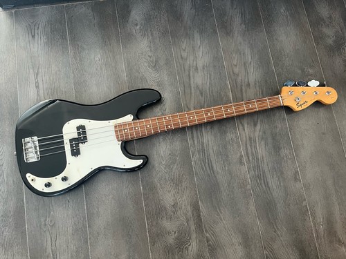 Squier bass - p, bass,