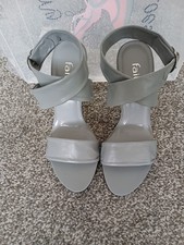 Soft Grey Leather Siletto