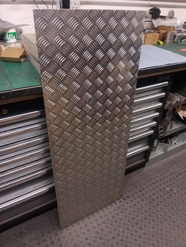 Aluminium chequer tread plate - aluminium,