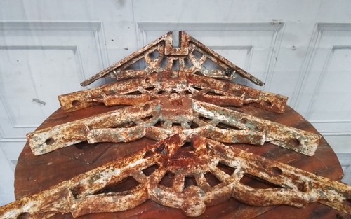 Antique cast iron - , decrotive