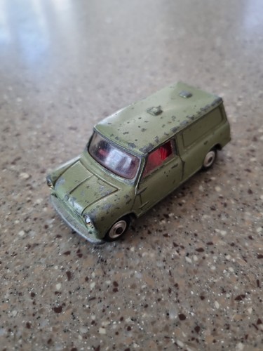 Corgi toys austin mini - toys, van