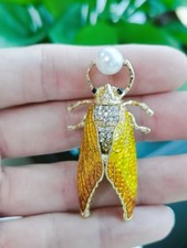 Vintage Cicada Insect Zircon Crystal Woman's Gold Tone Pearl Brooch Pin Gifts