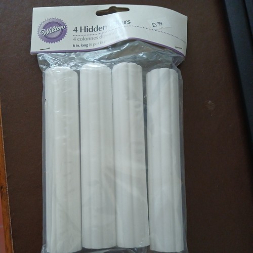 Wilton hidden cake pillars - hidden,